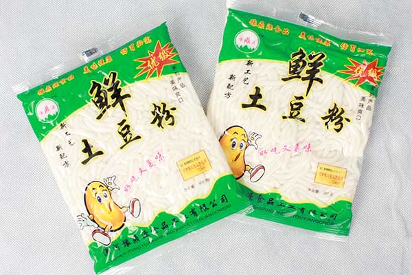 土豆粉真空機可以采用塑料復合膜、塑料鋁箔復合膜等材質為包裝材料